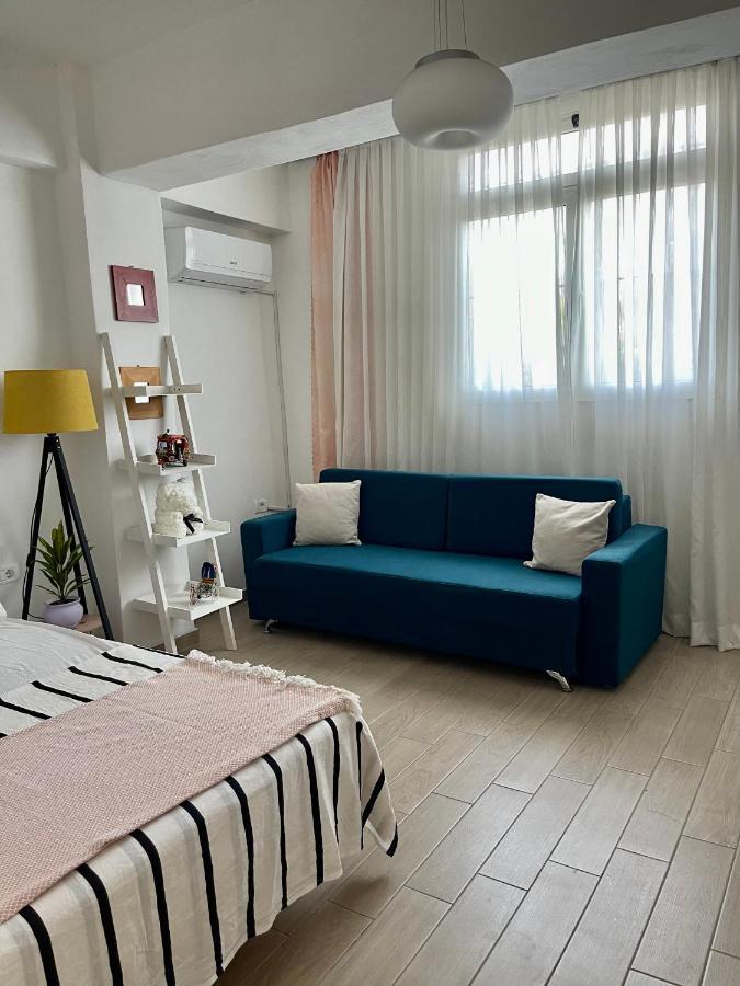 Lola'S Apartment Durres Bagian luar foto
