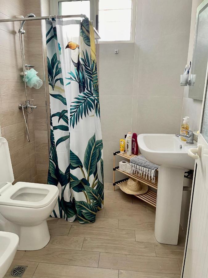 Lola'S Apartment Durres Bagian luar foto