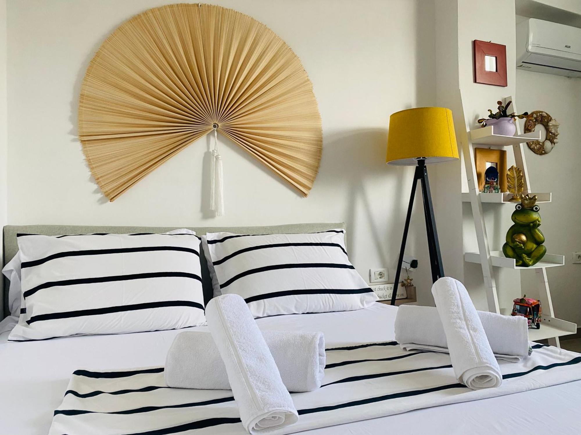 Lola'S Apartment Durres Bagian luar foto